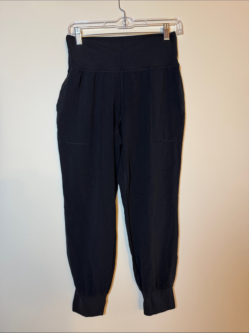 Athleta Salutation Black High-Rise Joggers Pockets Small Like new